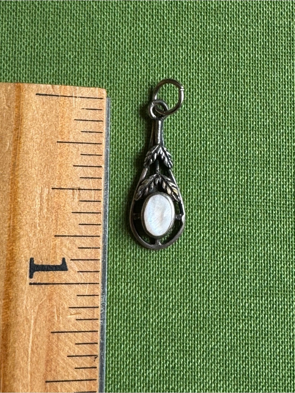 Vintage 925 Sterling Silver Mother of Pearl Teardrop Pendant Charm - Picture 2 of 3